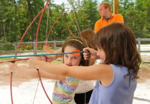 Kinder_Sport_Bogenschiessen_iStock