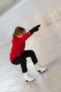 Kinder_Sport_Eislaufen_Schlittschuhlaufen_iStock